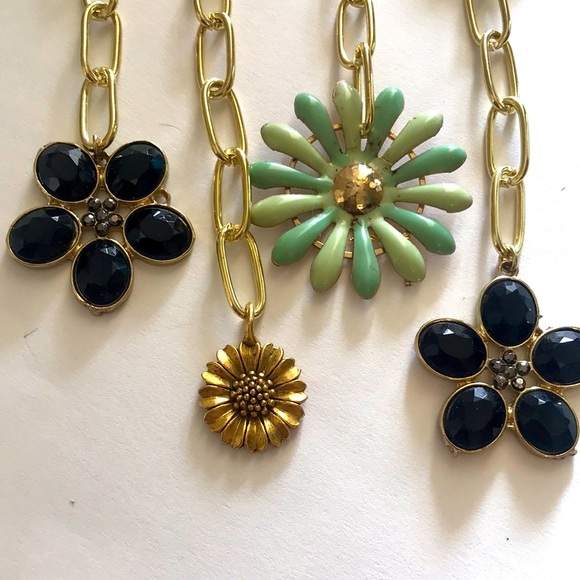 HAND MADE BLING FOR YOUR BAG ZIPPERS or KEYCHAIN SET OF 4 FLORAL THEMED GOLDTONE - Picture 6 of 8